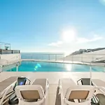 House With Rooftop Terrace, Views And Pool, Σπίτι διακοπών Nerja