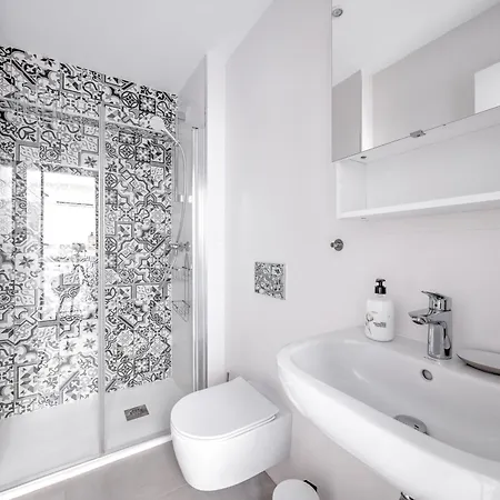 בית נופש House With Rooftop Terrace, Views And Pool, *
