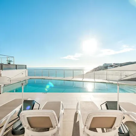 House With Rooftop Terrace, Views And Pool, בית נופש נרחה